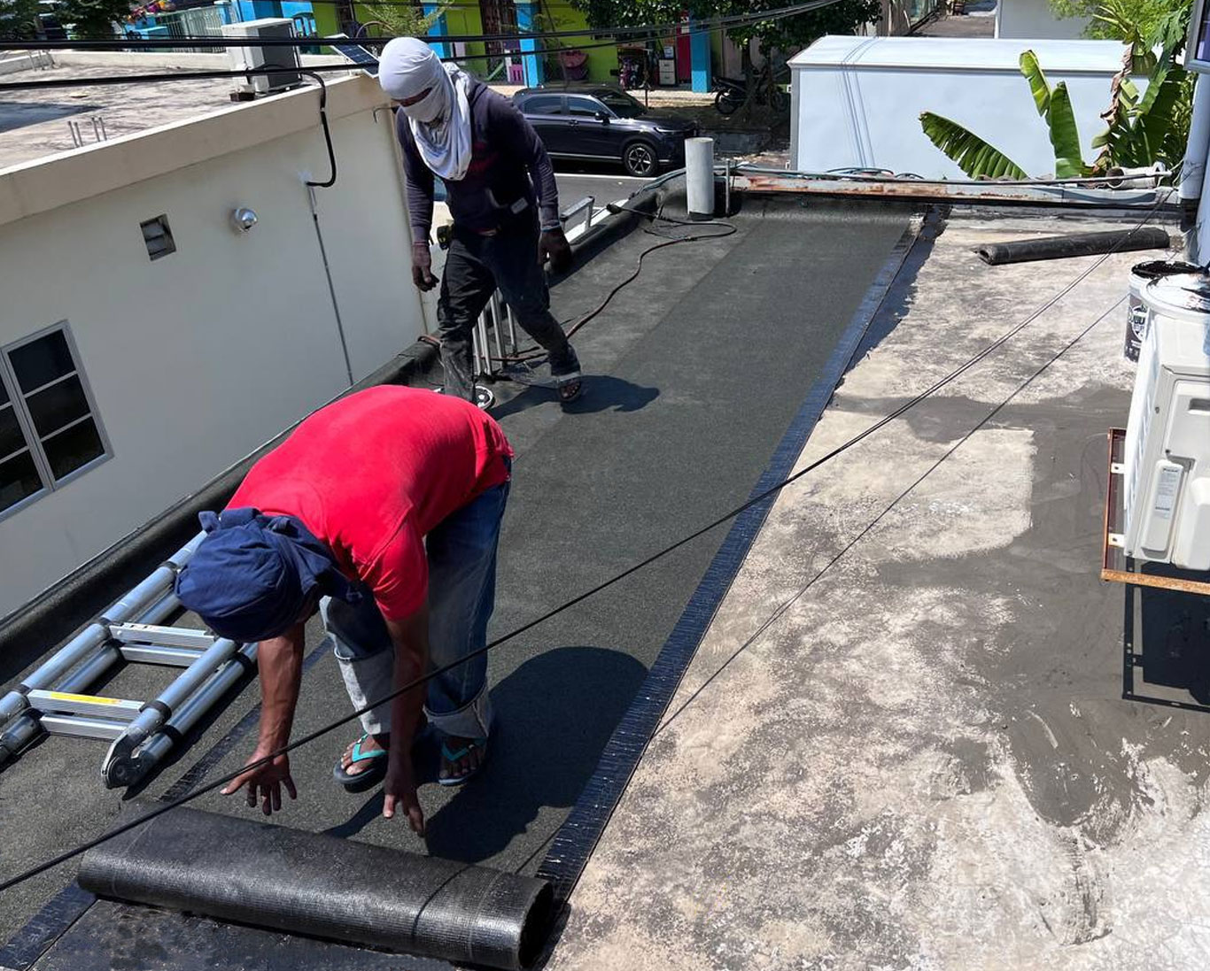 proroofingmakry.com - kerja coating waterproof roof membrane sedang dijalankan